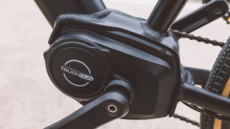 Moteur roue ou pédalier : quel choix pour vélo électrique