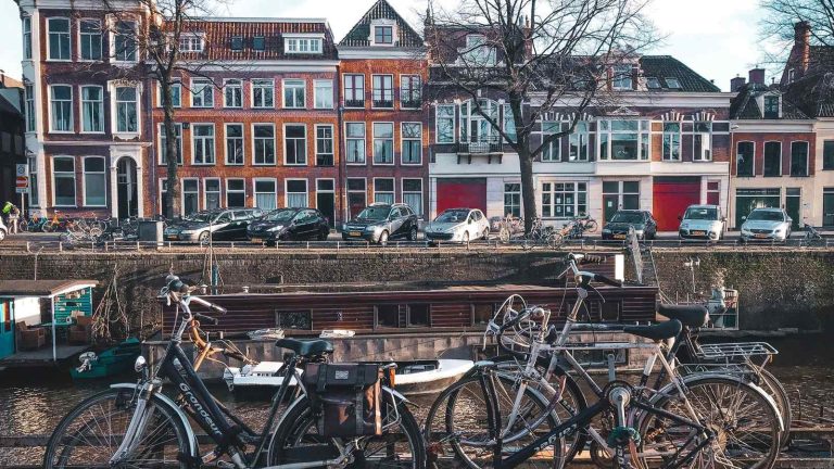 VanMoof vs Gazelle : quel vélo électrique choisir ?