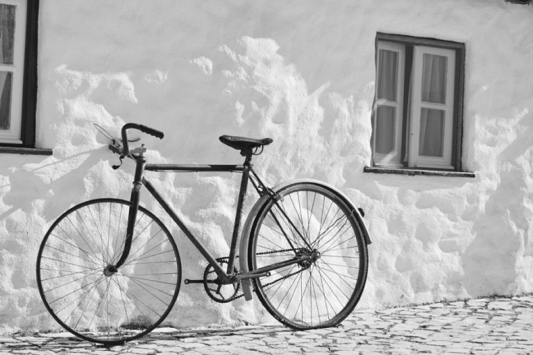 Comparatif vélo électrique vs vélo musculaire sur la Côte d&rsquo;Azur