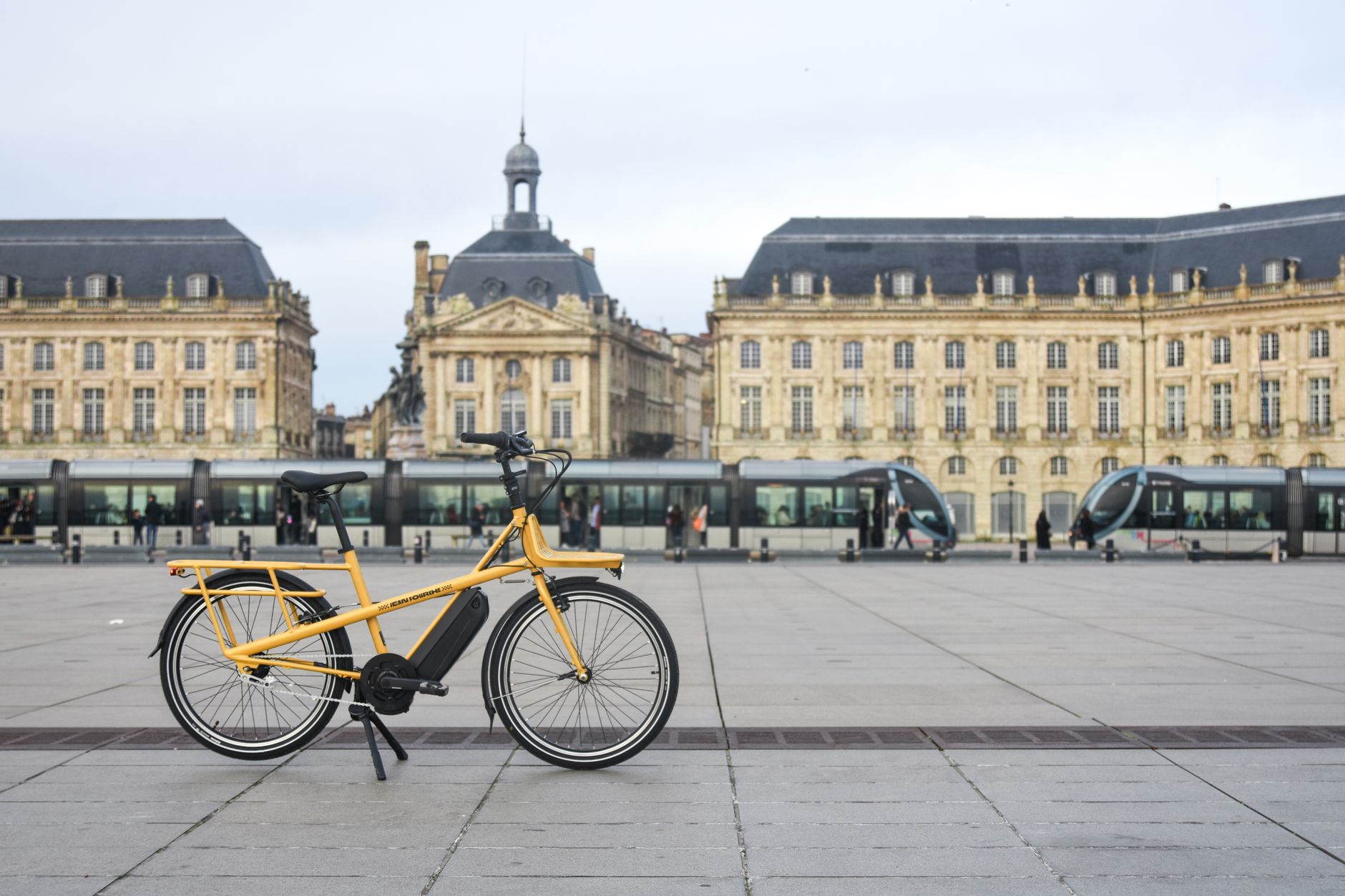 Decathlon vs Specialized : quel vélo électrique urbain choisir