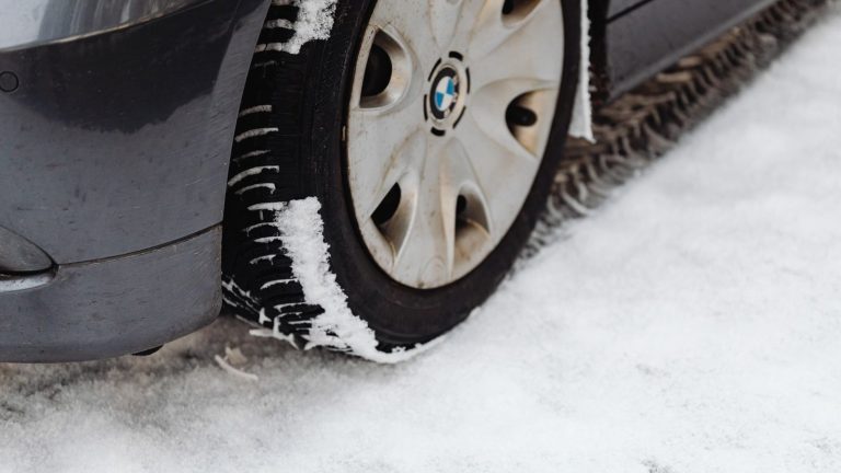 Pneus hiver obligatoires : loi Montagne, 48 départements